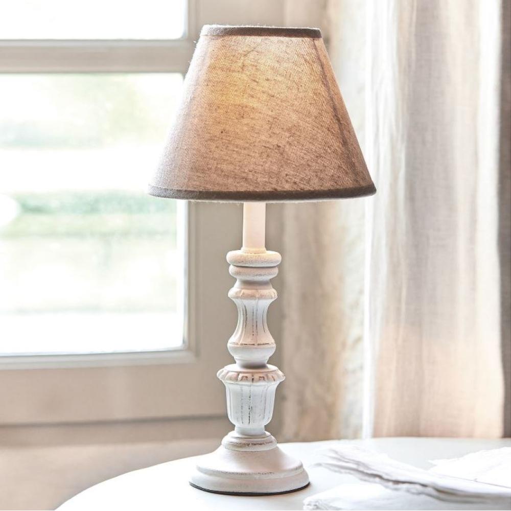 provensalsky styl elegantna vyrezavana drevena stolova lampa patinovana vintage rustikalna mediteranska osvetlenie spalna obyvacka kancelaria provensalska talianska toskanska.jpg